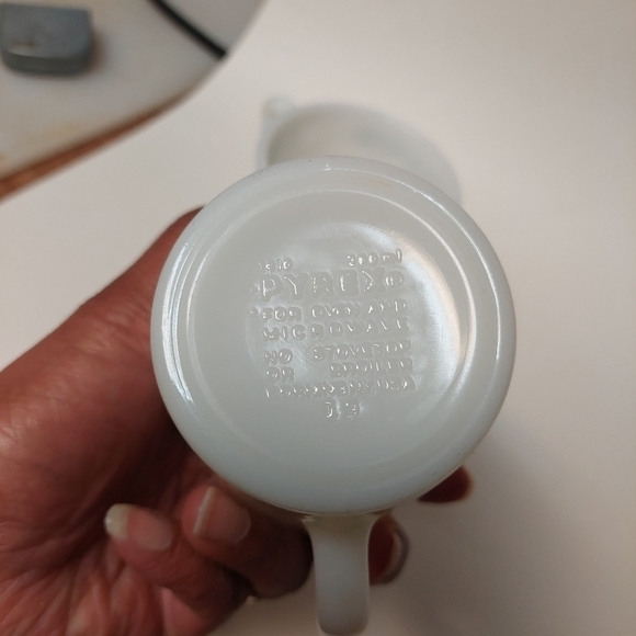 Vintage* 2 Green Daisy Pyrex Mugs by Corning #26 & 19 - Picture 6 of 7